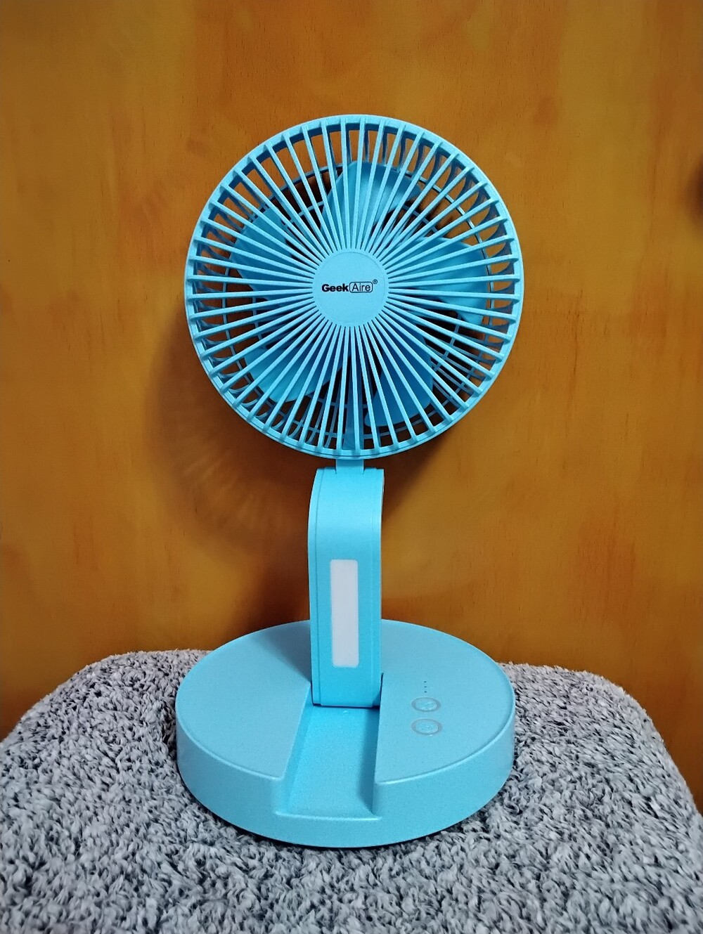 GeekAire Portable Rechargeable Oscilllating Table Fan with Light - Blue NIB